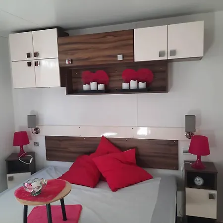 Mobil'home 3 Pieces 4 Couchages D'oleron Ddo000-457 *